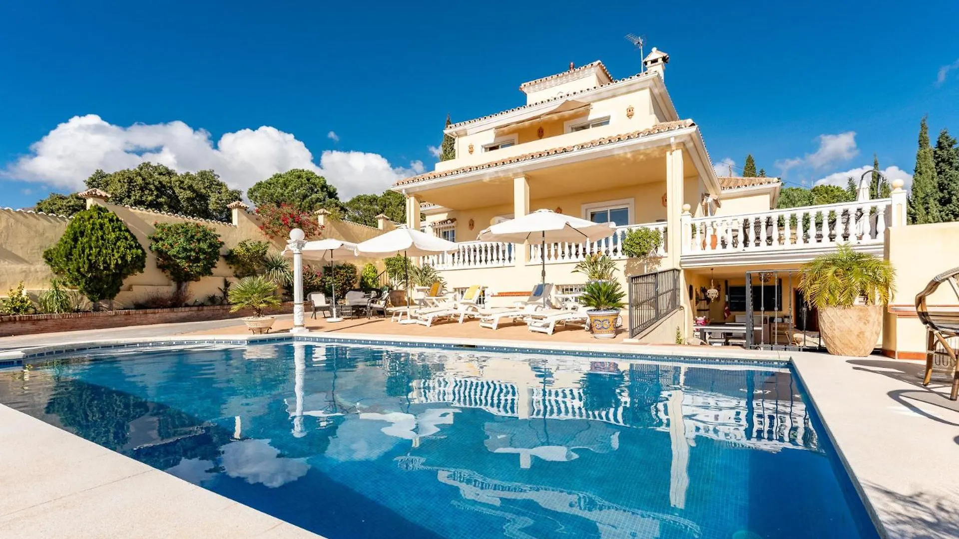 Holiday home Camping With Sea View, Pool, Jacuzzi And Zen Garden - Only 5Min To Estepona Town Villa Spain